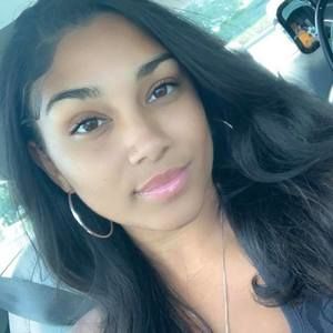 Meet your Posher, Lydia